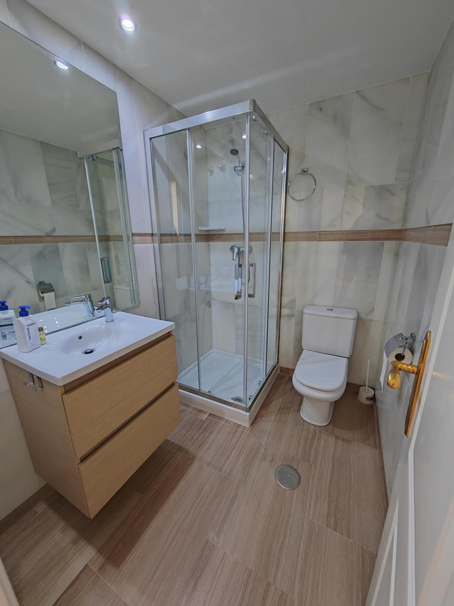 Cozy Corner 2 Bedroom On New Island Complex In Marina Harbour *